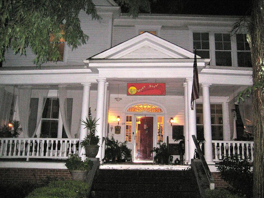 Inn Upon Moon River Plantation Chester Bagian luar foto